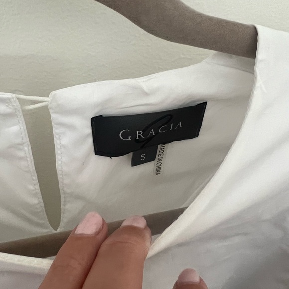 🪩 White dramatic flutter sleeve mini dress- has pockets! - Picture 8 of 10